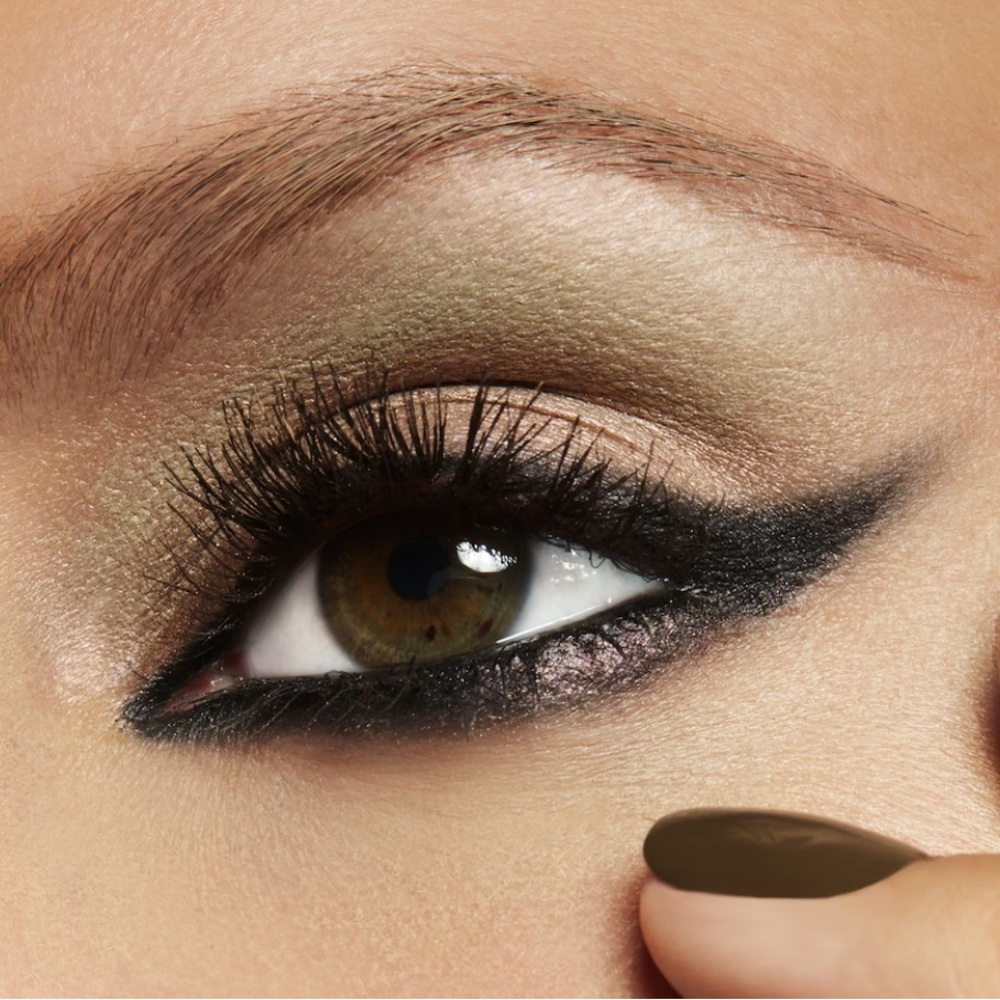 “Vex” Pro Palette Shadow. MAC. RESTRICTED TO MAGNETIC PALETTE BUNDLES.
